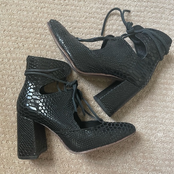 FREEBIRD Joyce black snake size 8 - Picture 3 of 8